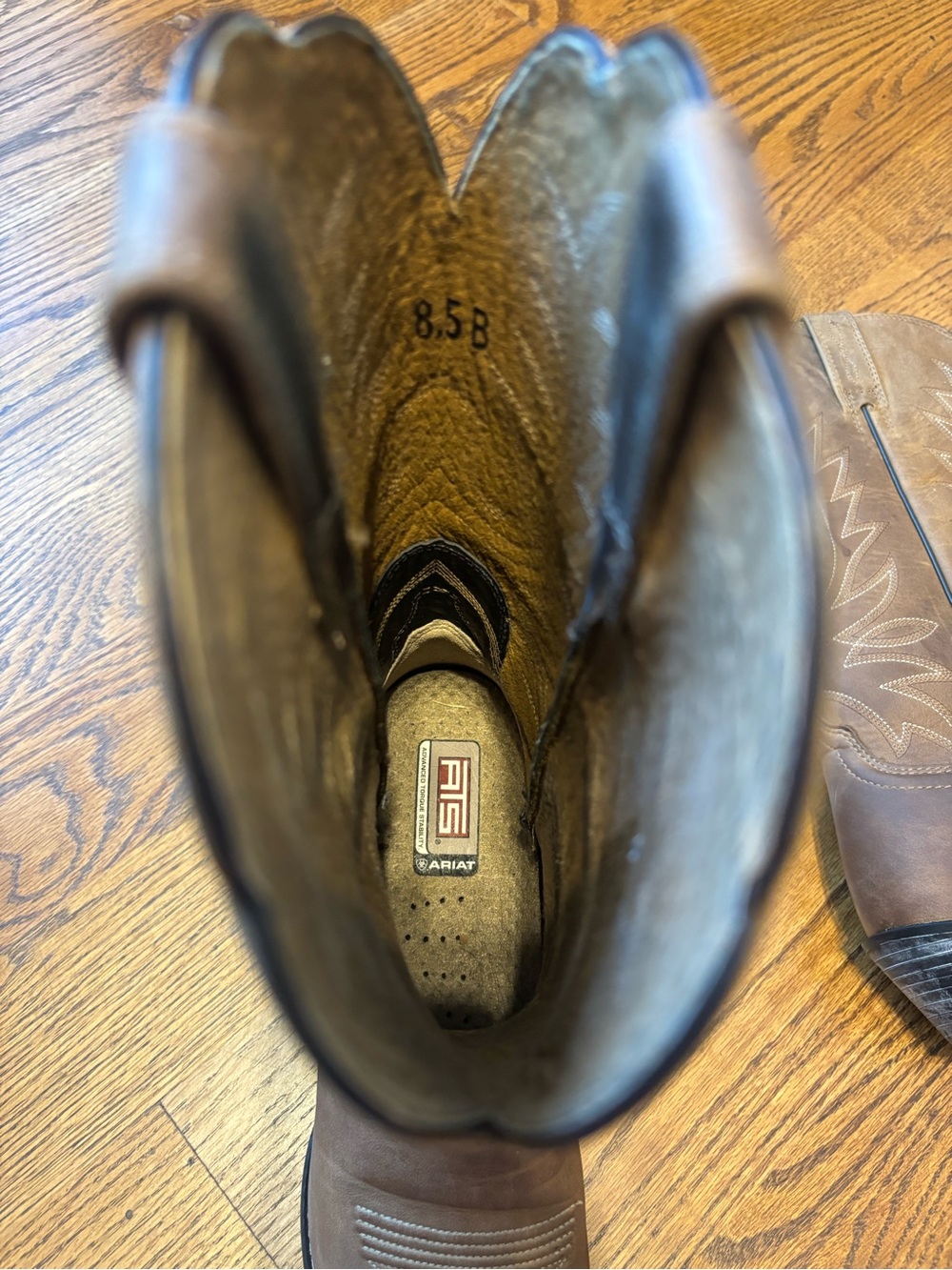 Ariat Women’s Brown Leather Western Cowboy Boots Size 8.5B - Picture 4 of 5